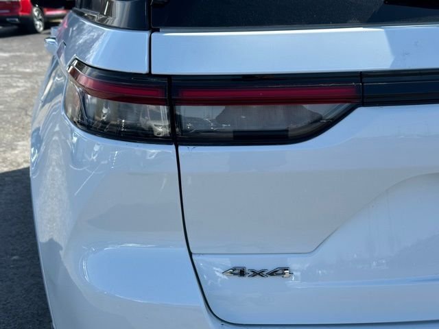 Used 2023 White Jeep Overland image 14