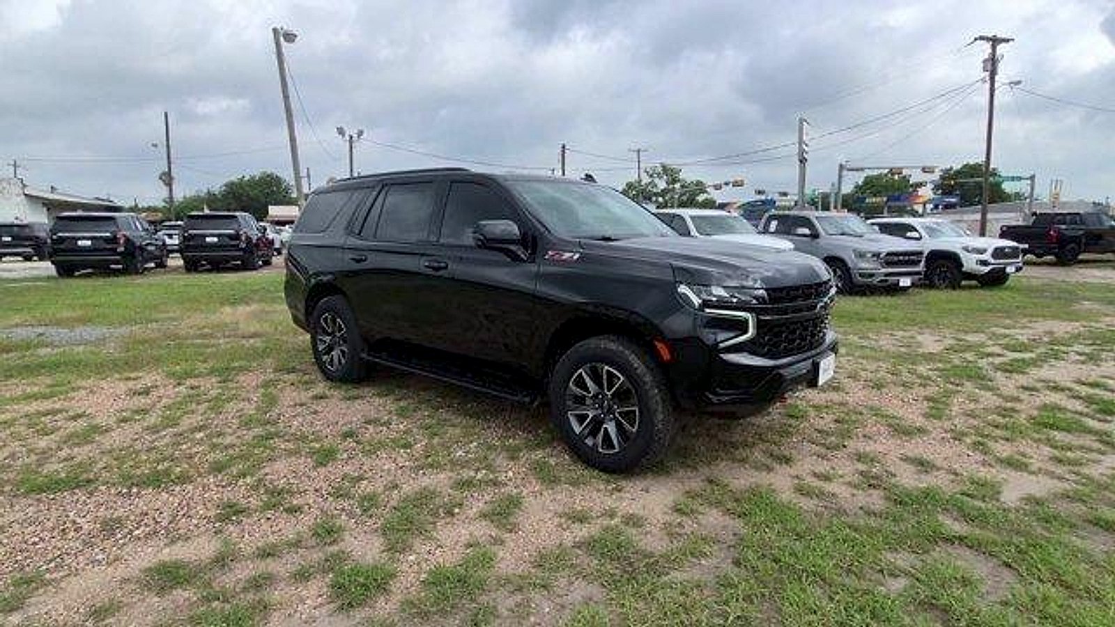 2023 Chevrolet Tahoe Z71 - Photo 2
