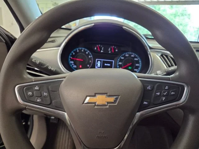 Used 2018 MOSAIC BLACK METALLIC Chevrolet LT image 24
