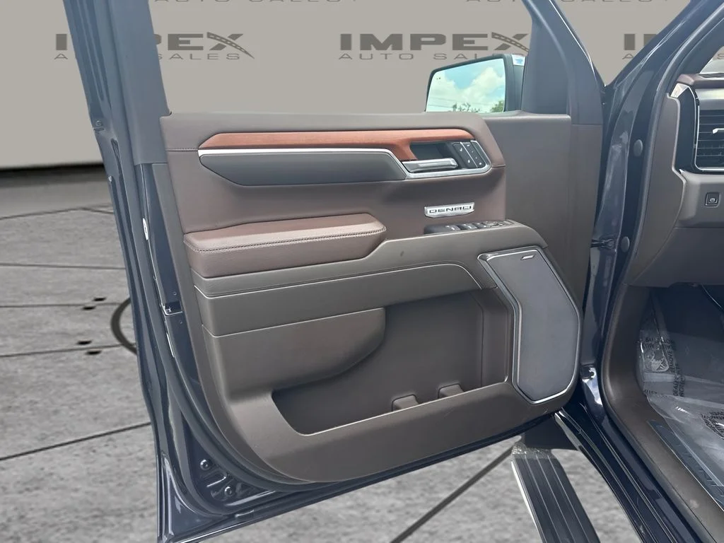 Used 2023 Silver GMC Denali image 17