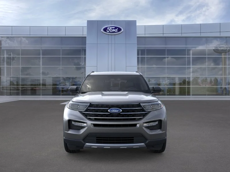 New 2024 Carbonized Gray Metallic Ford XLT image 6
