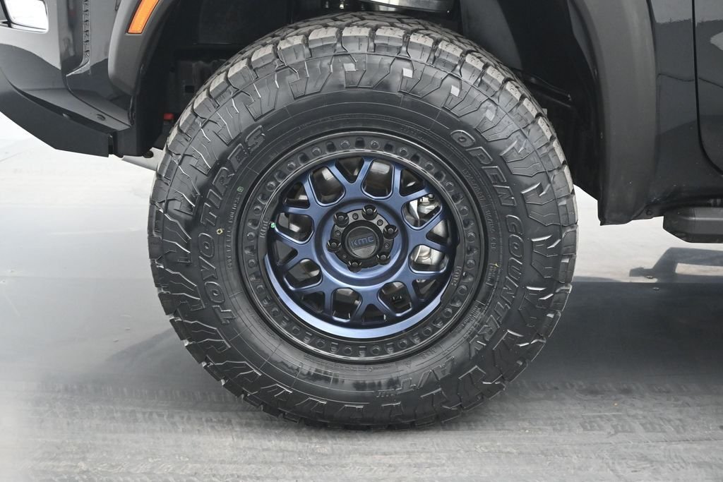 Used 2023 Black Nissan PRO-4X image 25