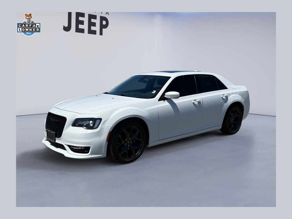 2023 Chrysler 300 Touring L RWD's photo