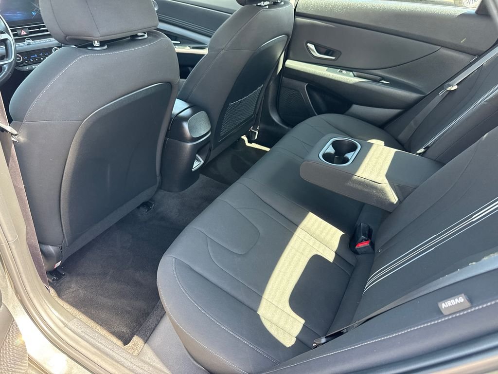 Used 2025 Gray Hyundai SEL Convenience image 16