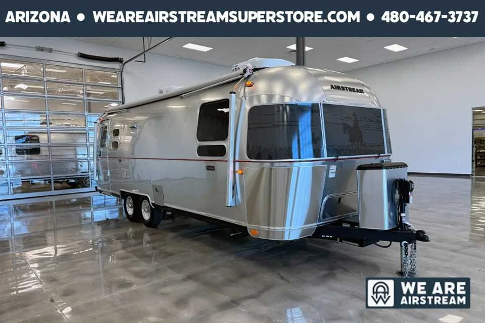 Used 2014 SILVER AIRSTREAM  image 1