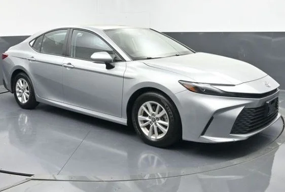 Used 2025 Silver Toyota LE image 17