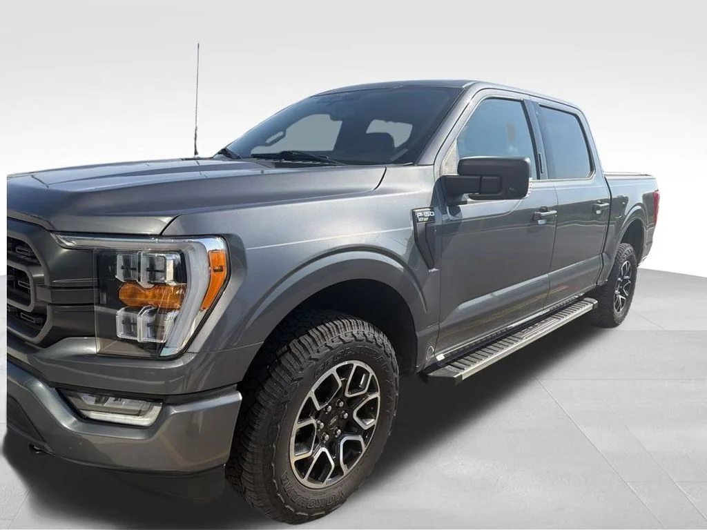 Used 2023 Gray Ford XLT image 6
