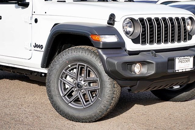 New 2026 Bright White Clear-Coat Exterior Paint Jeep Sport S image 4