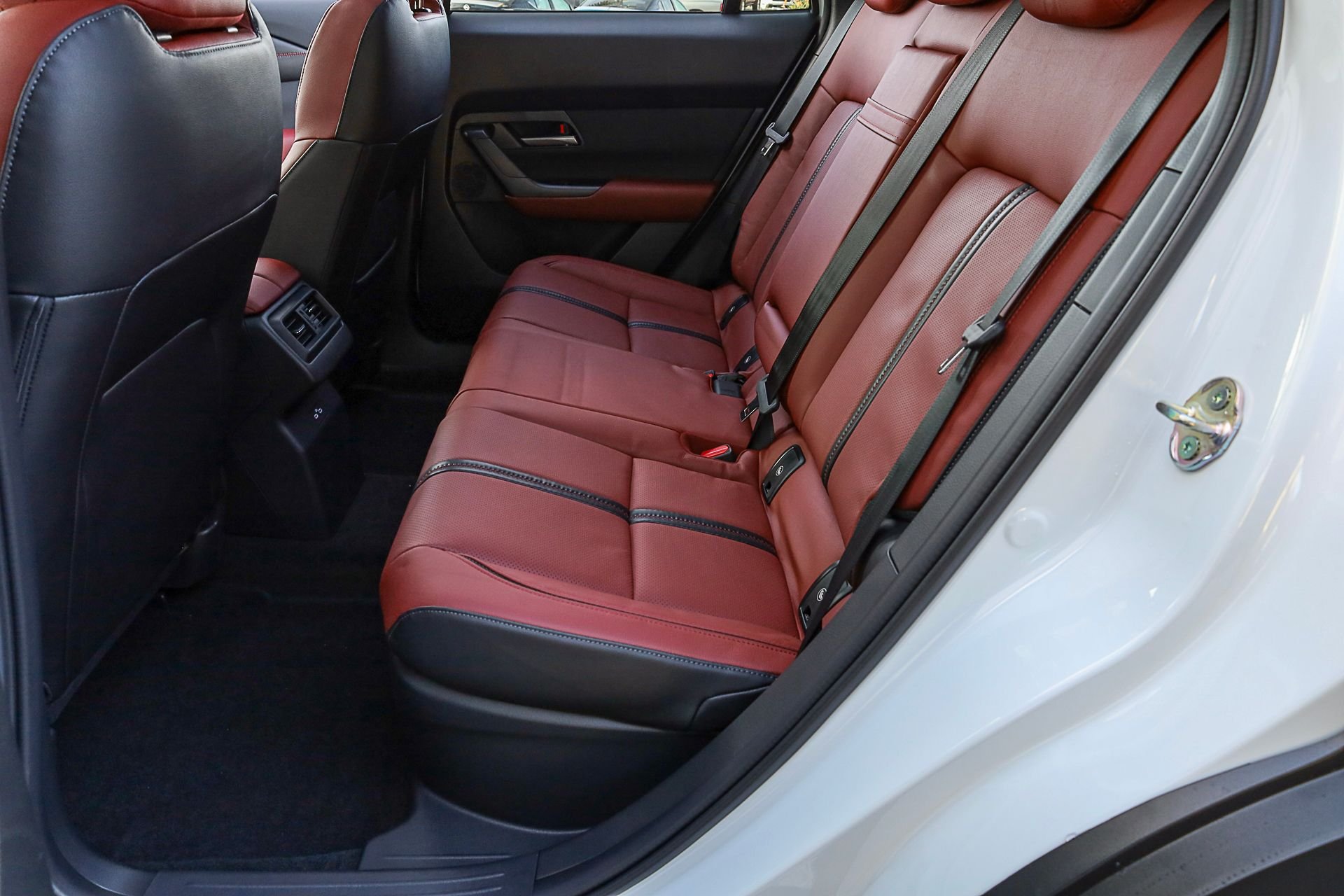 New 2026 Wind Chill Pearl Mazda Premium AWD image 24