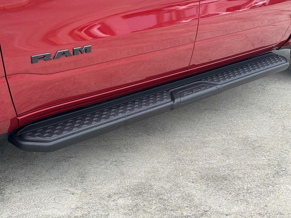 New 2027 Molten Red Pearl-Coat Exterior Paint RAM Express image 11