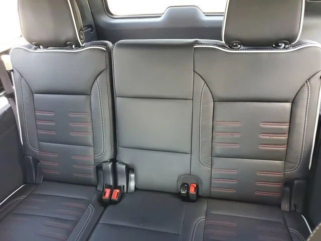 Used 2025 Onyx Black GMC AT4 Ultimate image 24