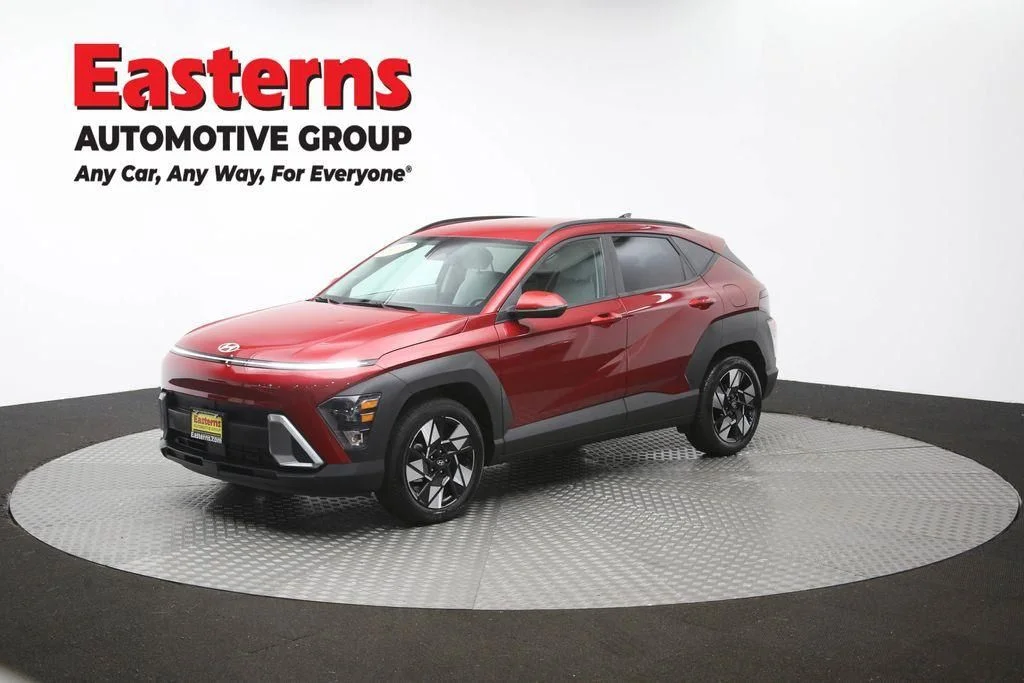 Used 2025 Red Hyundai SEL image 57