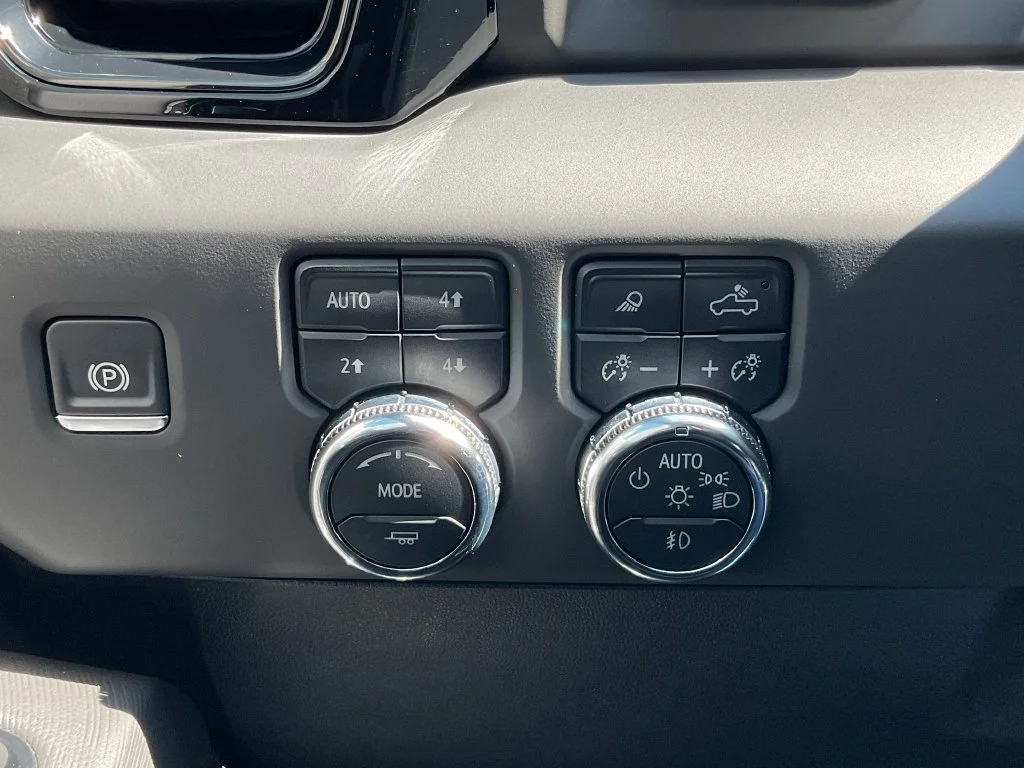 Used 2025 Black GMC AT4X image 30