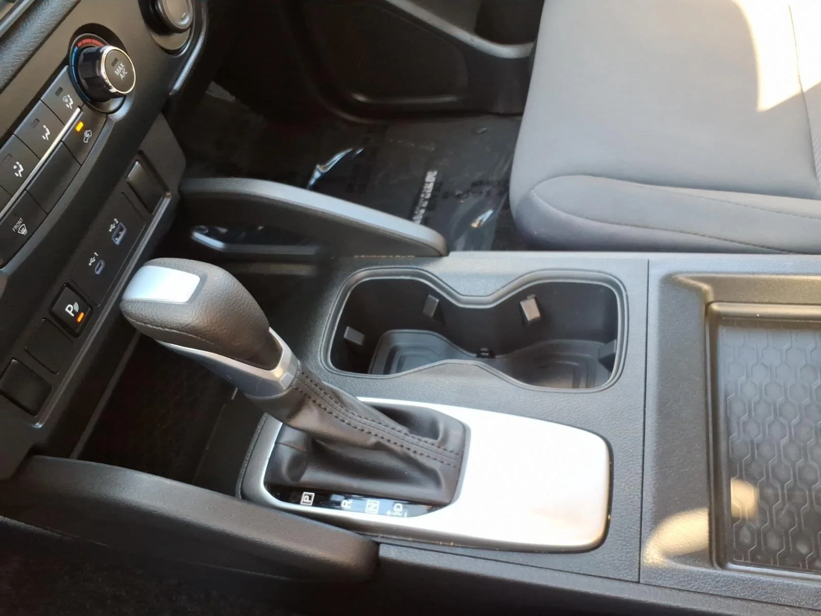 Used 2026 Glacier White Nissan S image 19