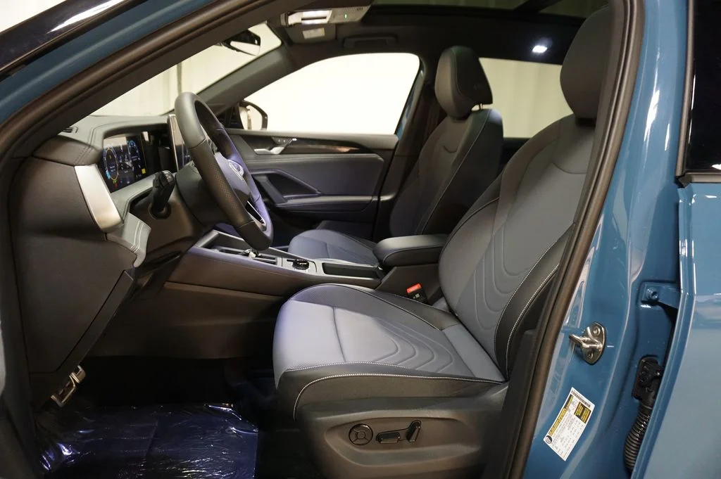 New 2026 Monterey Blue with Deep Black Roof Volkswagen 2.0T SE R-Line Black image 10