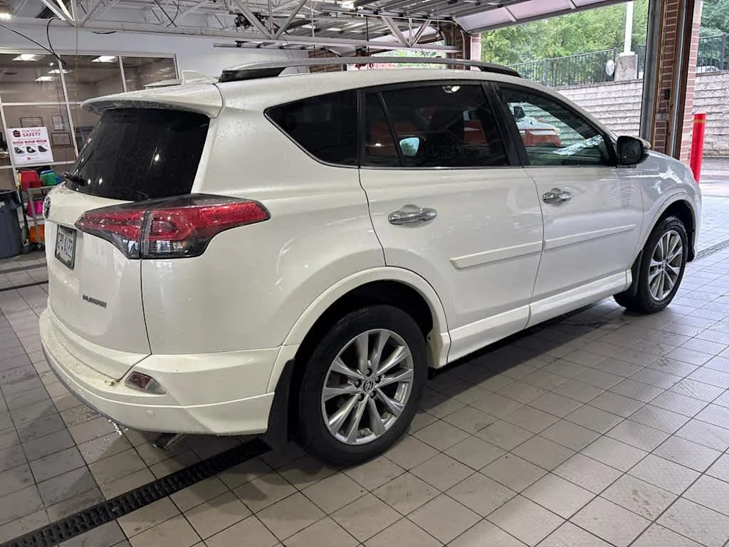 Used 2017 Blizzard Pearl Toyota Platinum image 10