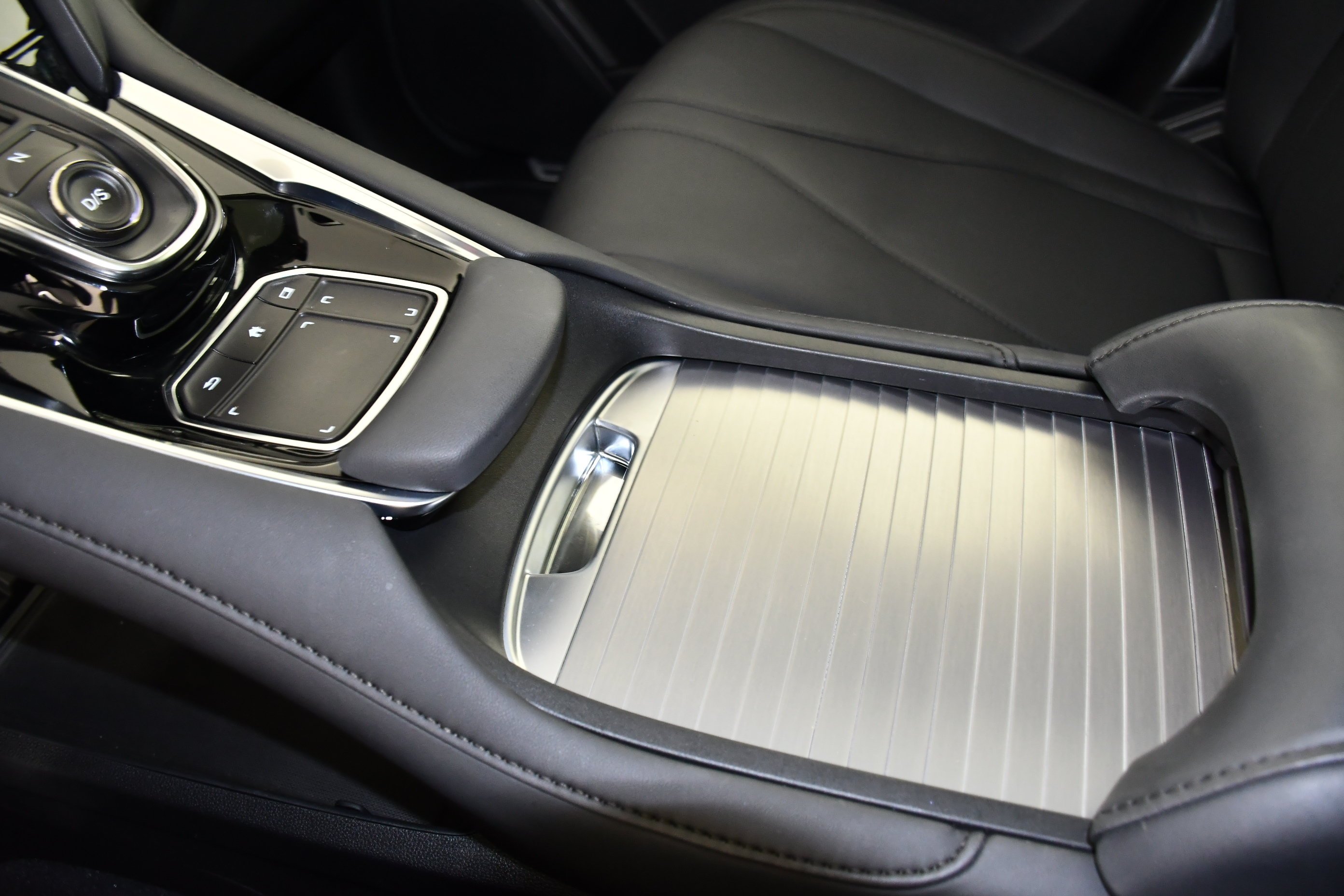 Certified Used 2024 Platinum White Pearl Acura Base image 86