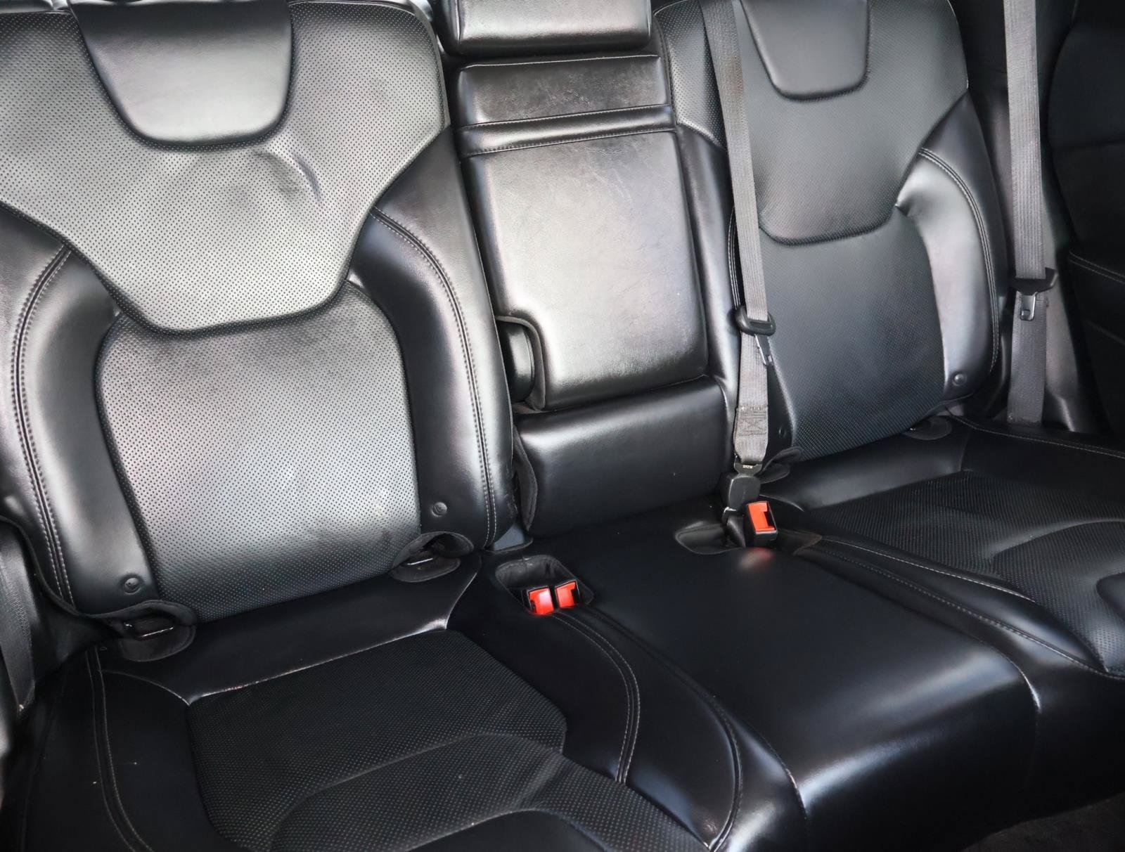 Used 2019 Bright White Clearcoat Jeep Limited image 19