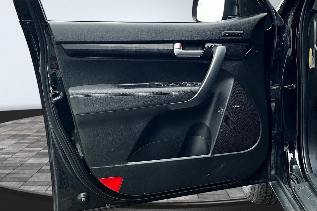 Used 2014 Black Kia EX image 20