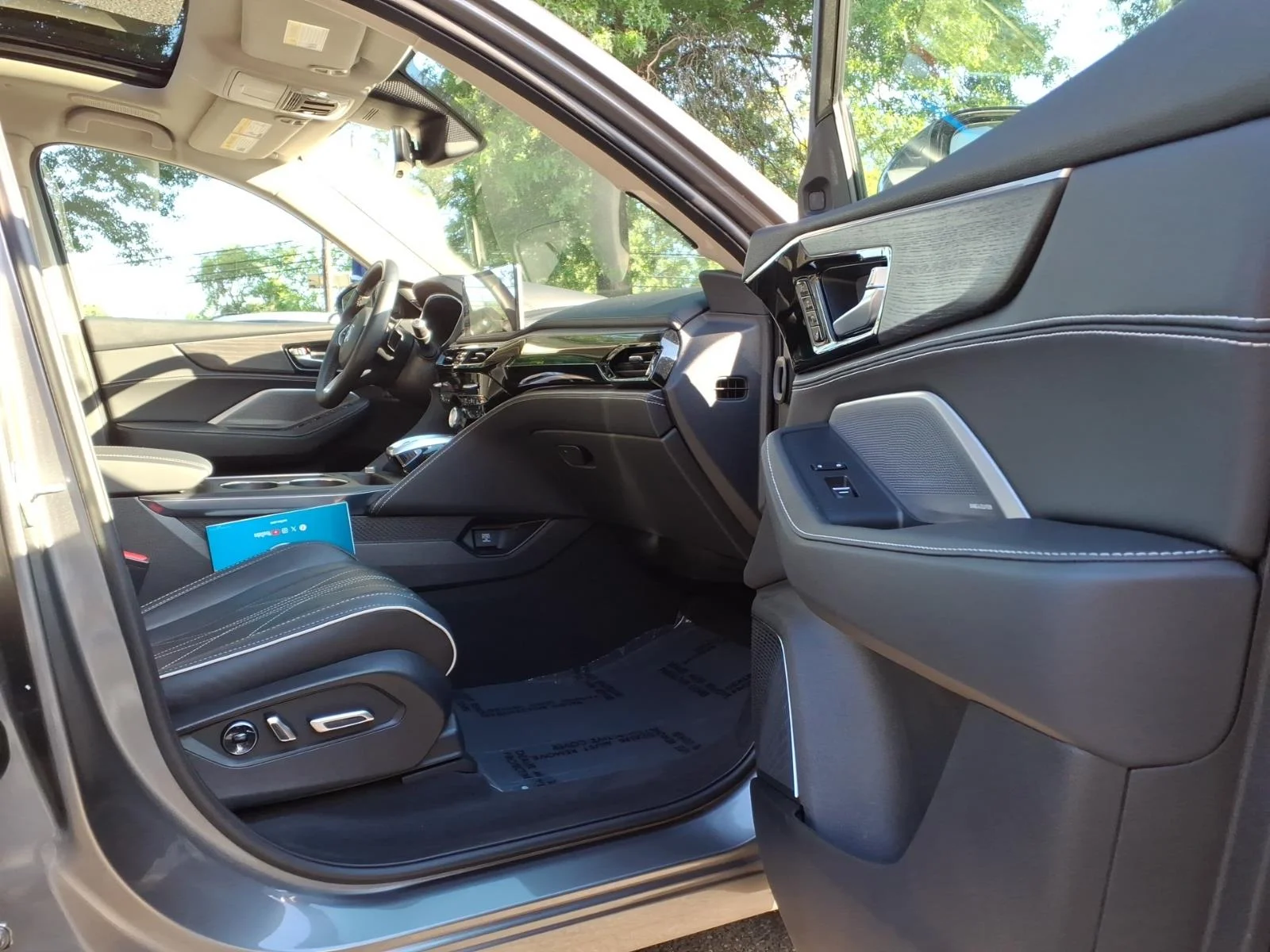 Certified Used 2026 Liquid Carbon Metallic Acura SH-AWD with Advance Package image 11