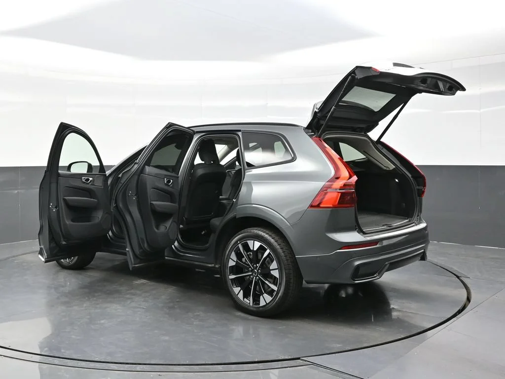 New 2027 Forest Lake Volvo T8 Plus image 43