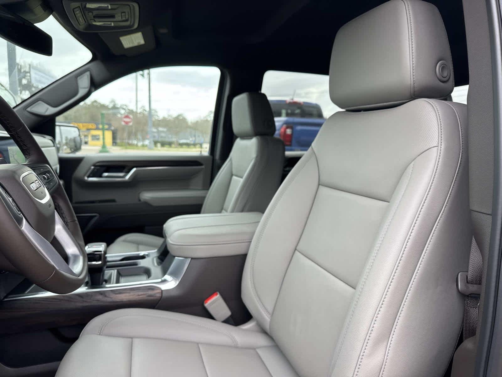 2026 GMC Sierra 1500 SLT - Photo 9