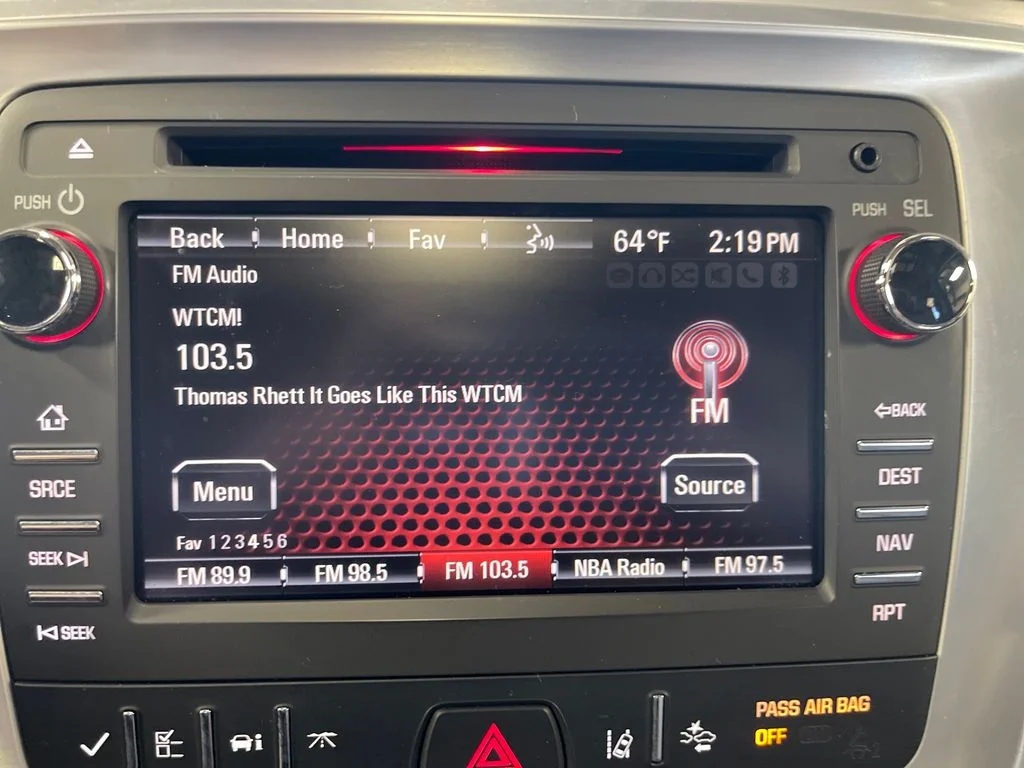 Used 2017 White GMC Limited image 23