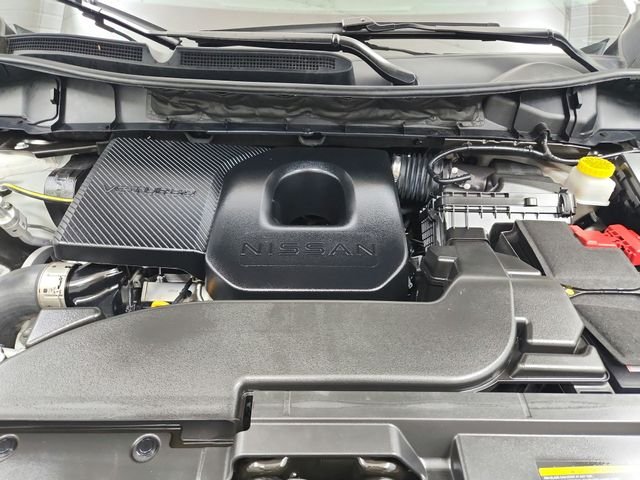 Used 2025 White Nissan Platinum image 17