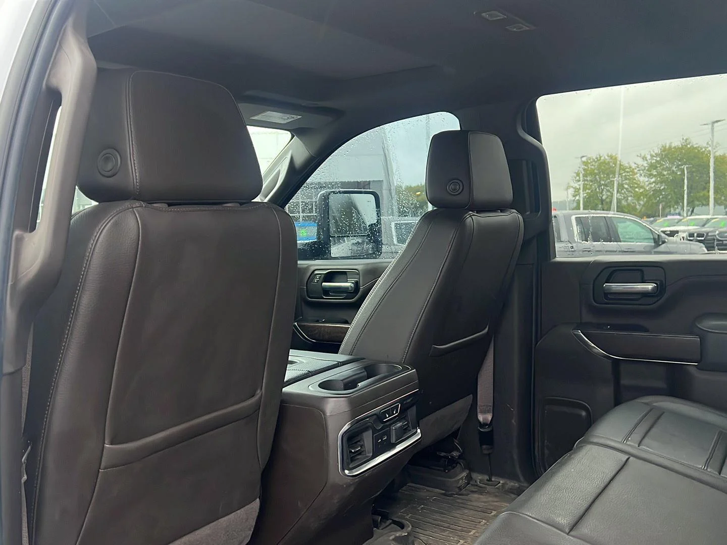 Used 2021 White Frost Tricoat GMC Denali image 18
