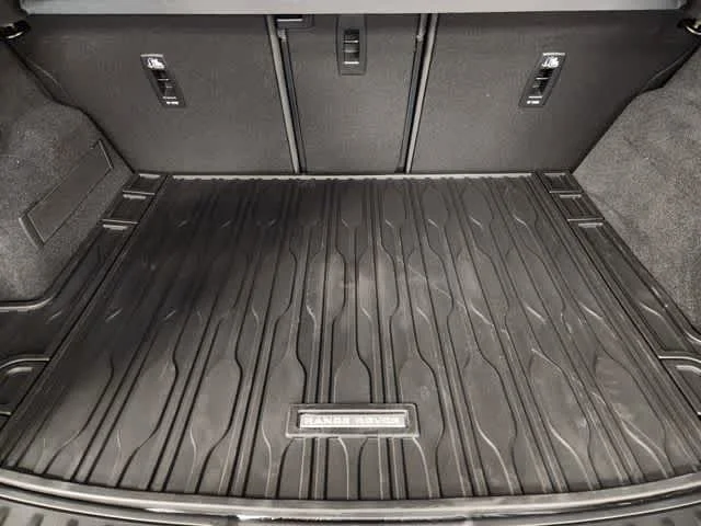 New 2026 Fuji White Land Rover Core S image 33