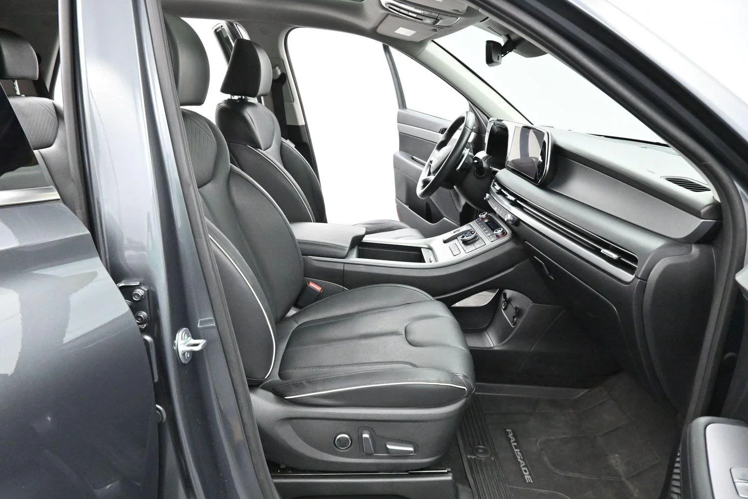 Used 2024 Gray Hyundai XRT image 33
