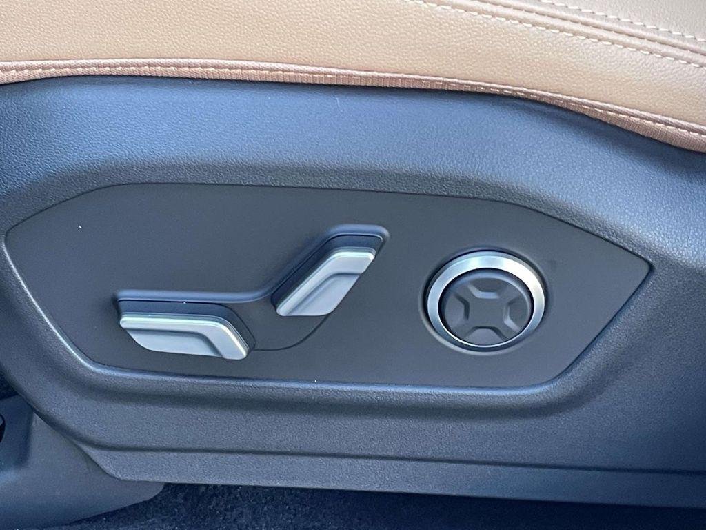 New 2026 White Hyundai Limited FWD image 17