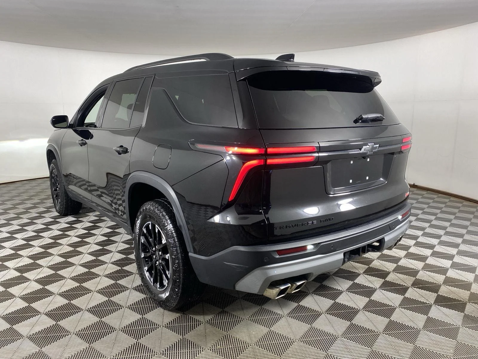 Used 2025 Mosaic Black Metallic Chevrolet AWD Z71 image 8