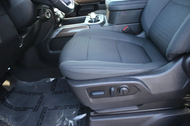 Used 2023 White Chevrolet LT image 19