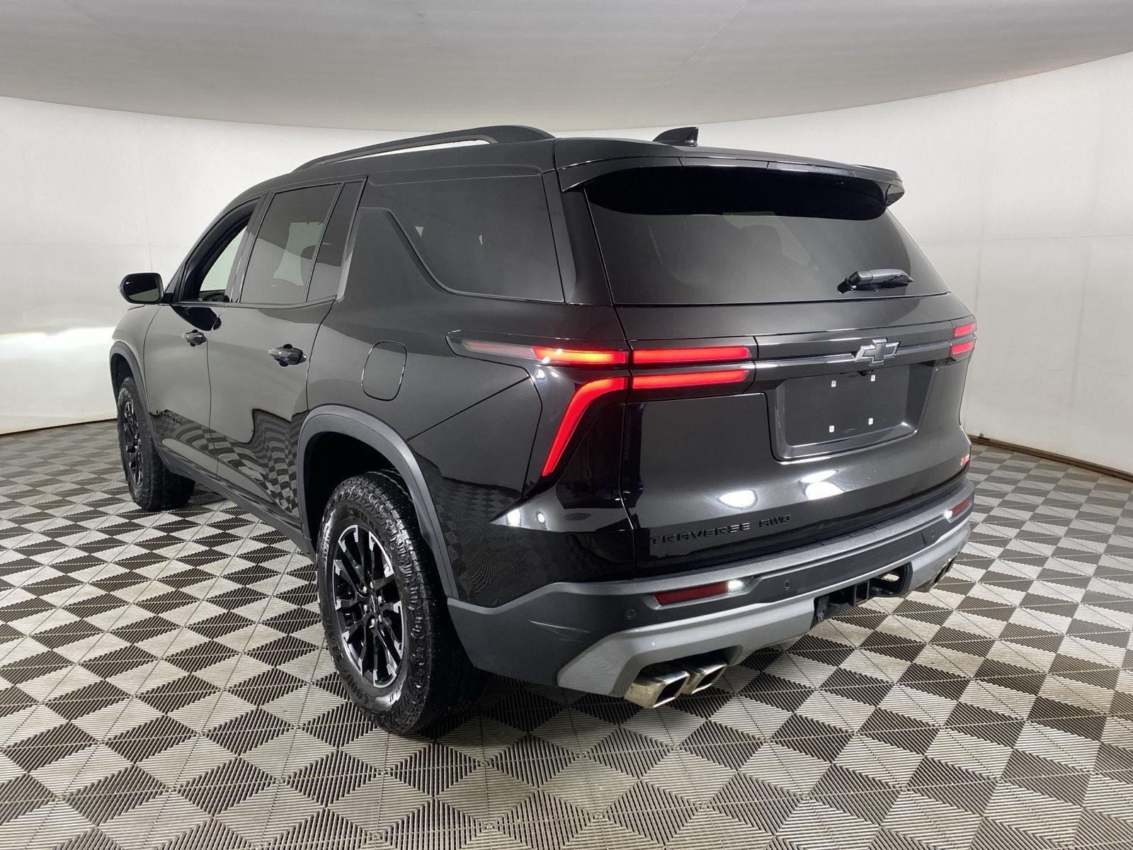 Used 2025 Mosaic Black Metallic Chevrolet AWD Z71 image 8