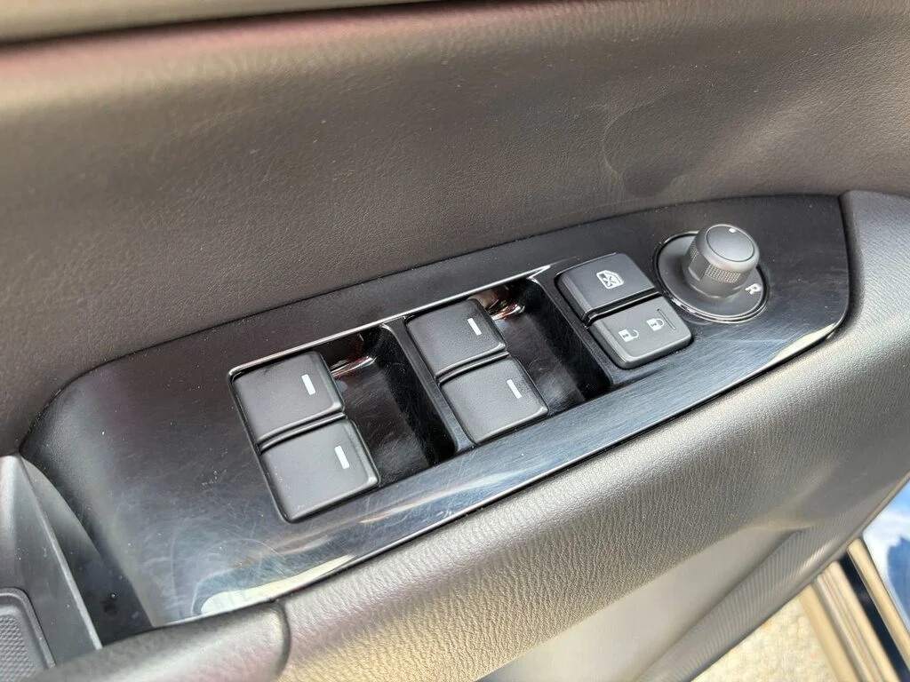 Used 2022  Mazda GS AWD at image 21