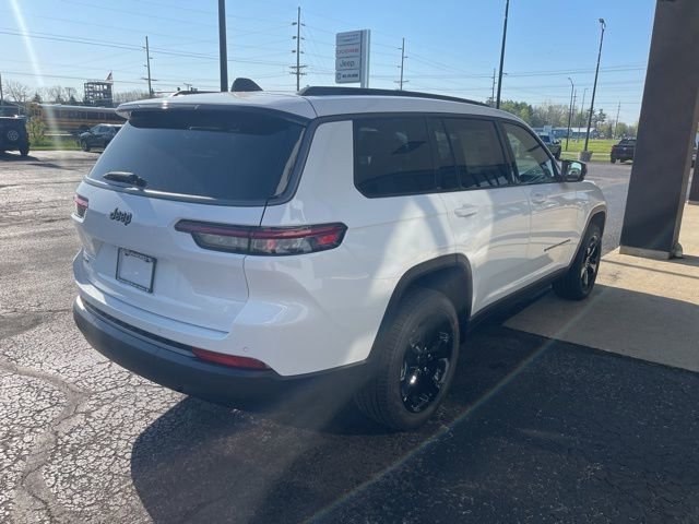 New 2026 Bright White Clear-Coat Exterior Paint Jeep Limited image 6