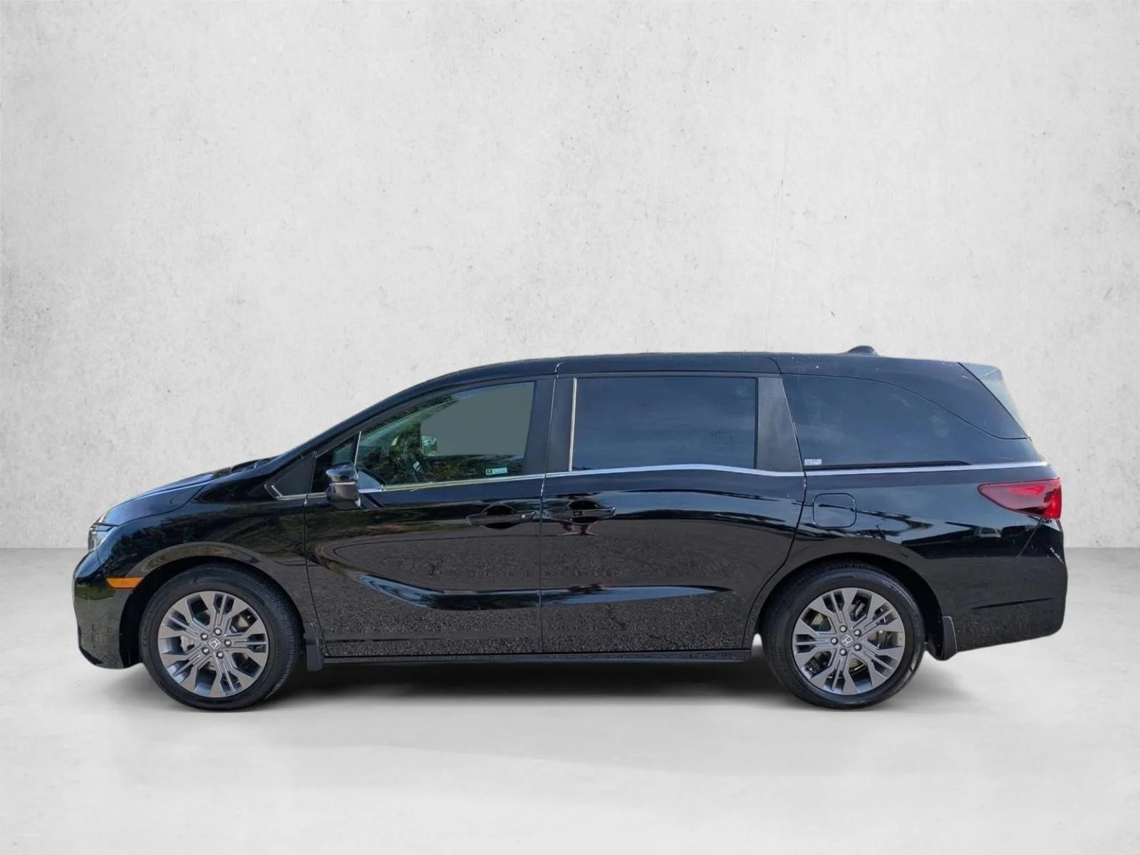 Used 2025 Crystal Black Pear Honda Touring image 9