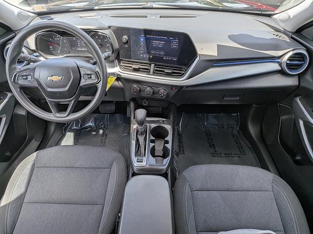 2024 Chevrolet Trax LS - Photo 14