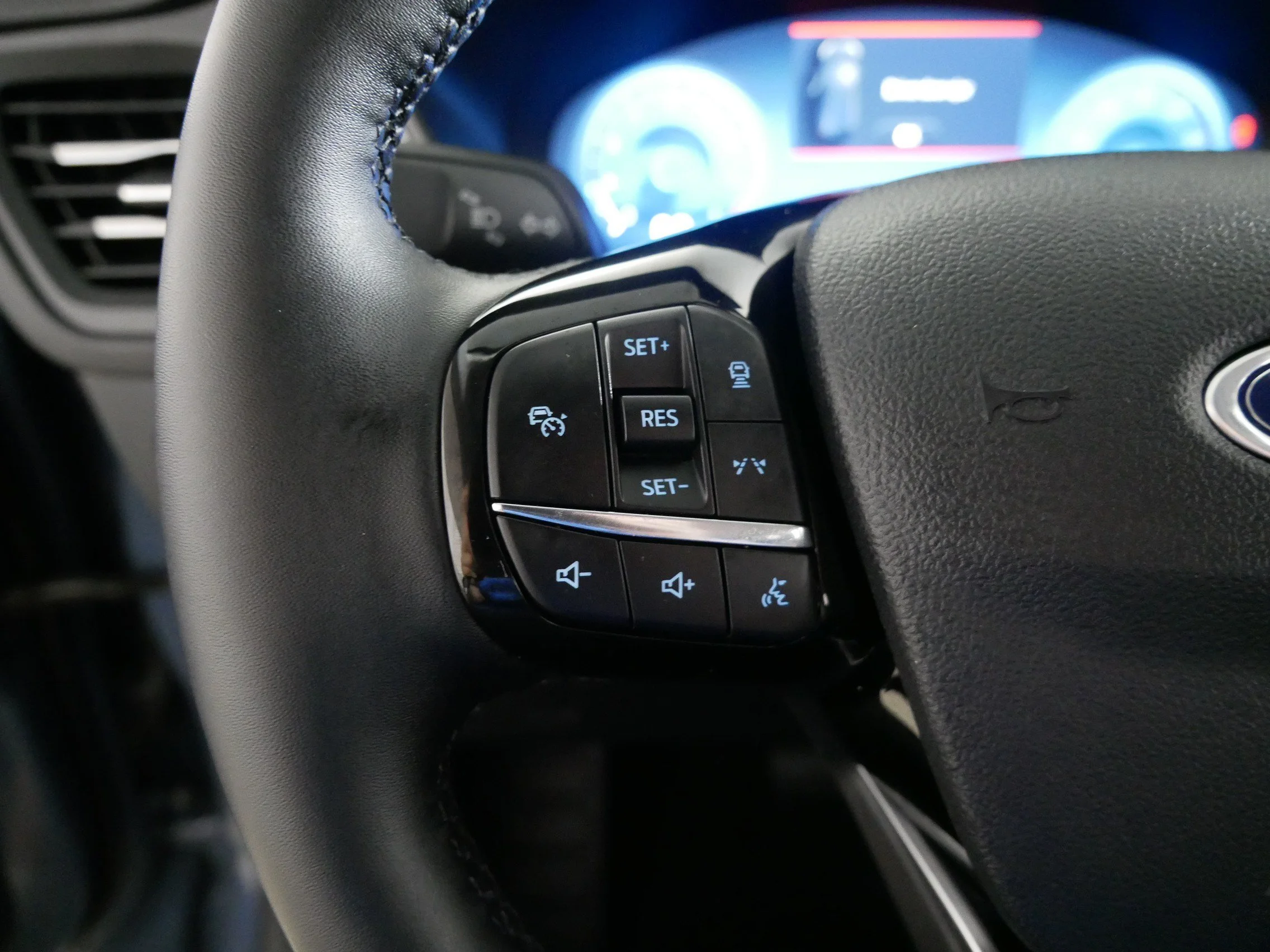 Used 2026 Vapor Blue Metallic Ford Active image 27