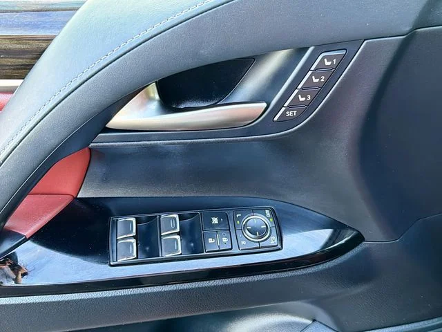 Used 2020 Black Lexus 570 image 19