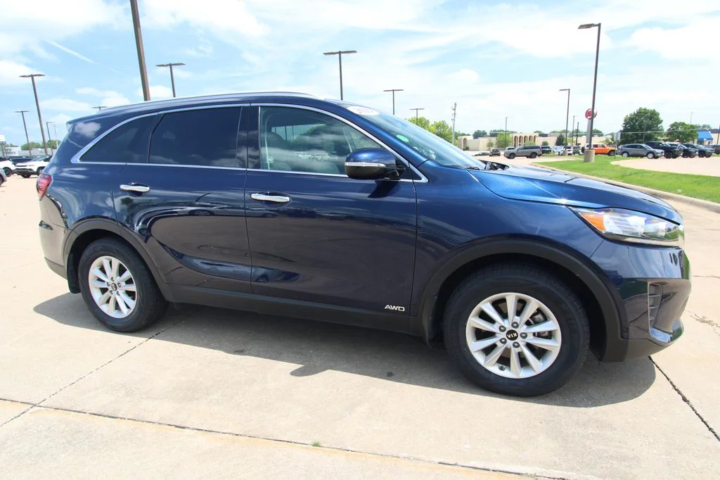 Used 2019 Blue Kia LX image 3