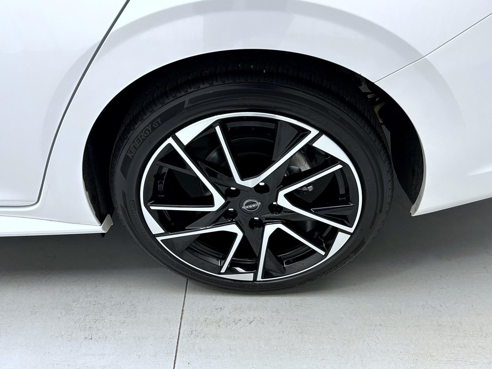 Used 2024 White Nissan SR image 22