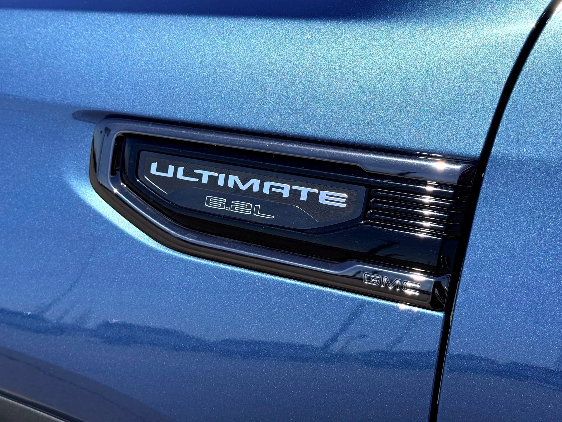 Used 2025 Downpour Metallic GMC Denali Ultimate image 3