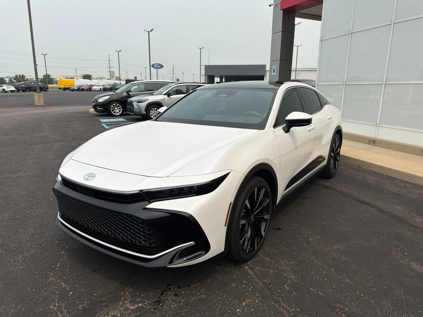 Certified Used 2025 White Toyota Platinum image 3