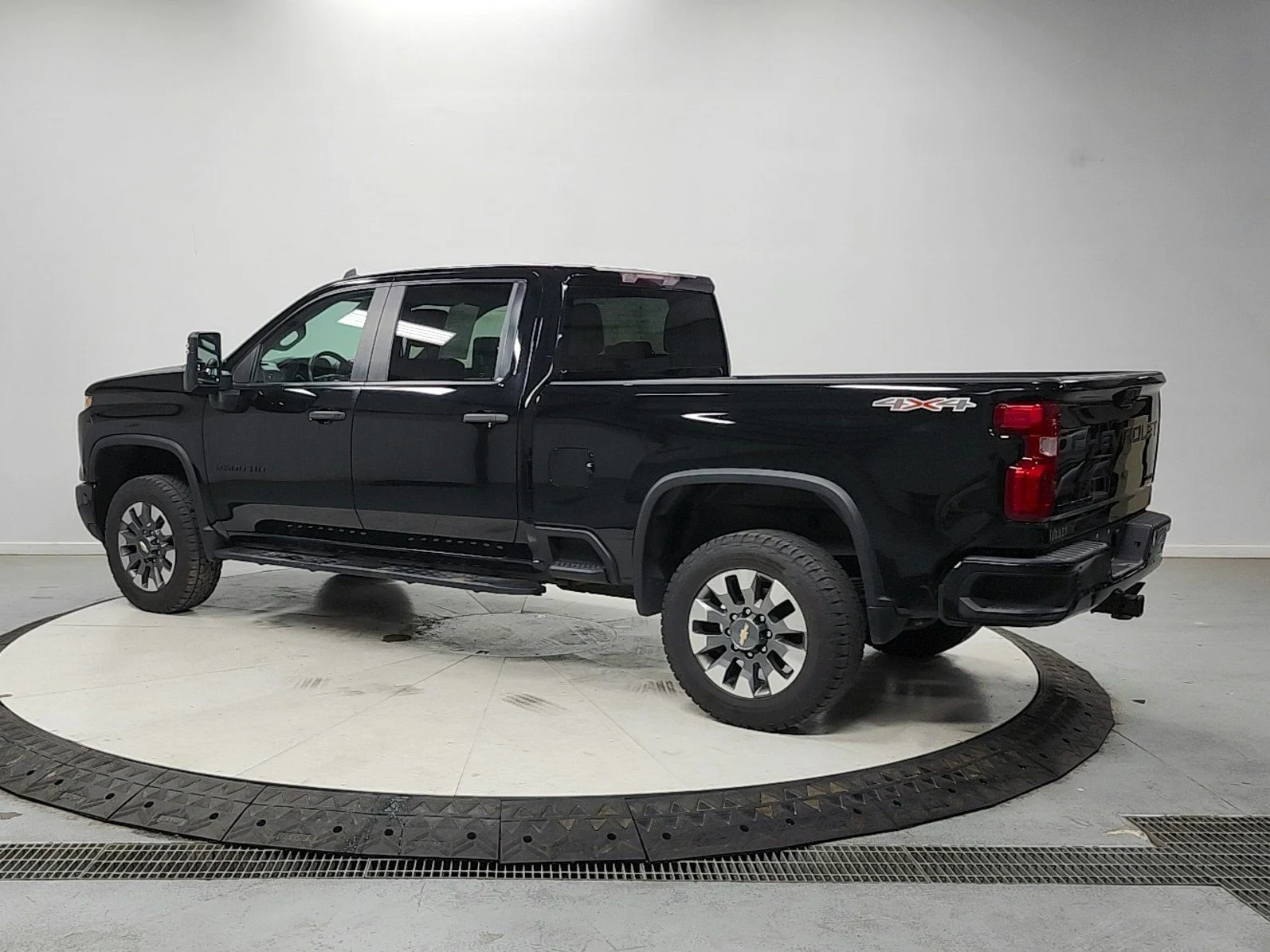 Used 2024 Black Chevrolet Custom image 5