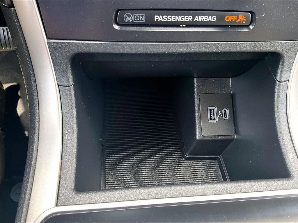 Used 2024 Green Ford SE image 20
