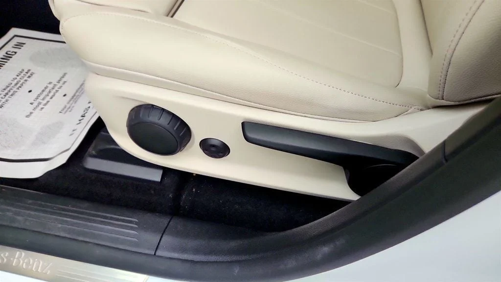 Used 2022 Polar White Mercedes-Benz EQB 300 4MATIC® SUV w/ Pinnacle Pkg & Driver Assistance Pkg Lite image 12