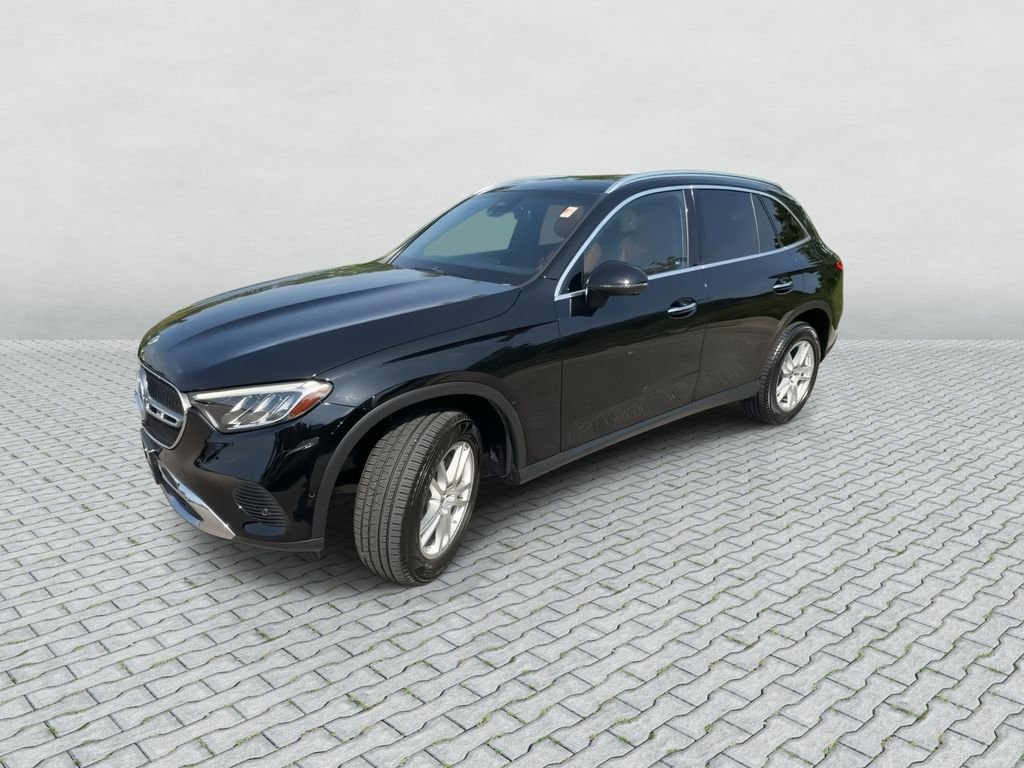 Used 2023  Mercedes-Benz GLC 300 image 4
