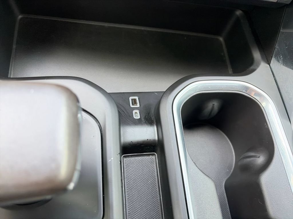 Used 2022 Silver GMC Denali image 21
